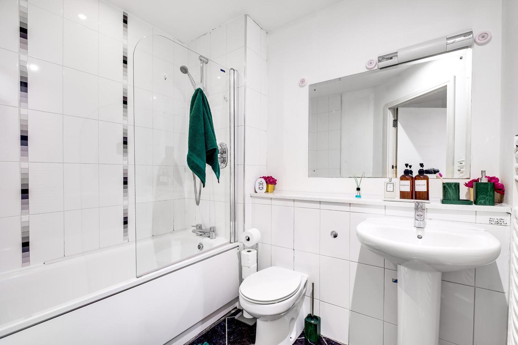 Ultra Stylish 2 Bedroom Apt Centrally Located Birmingham Bagian luar foto