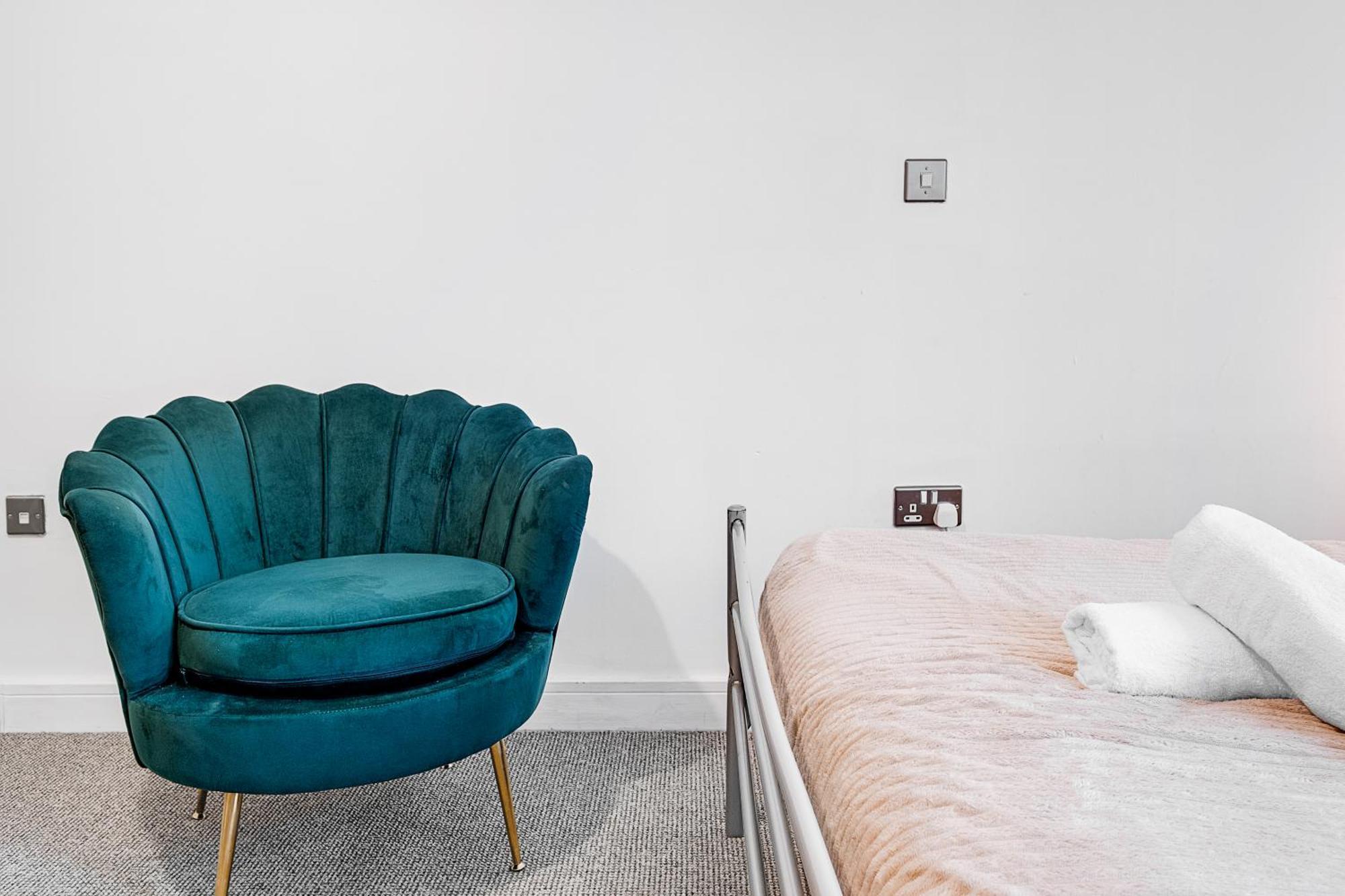 Ultra Stylish 2 Bedroom Apt Centrally Located Birmingham Bagian luar foto