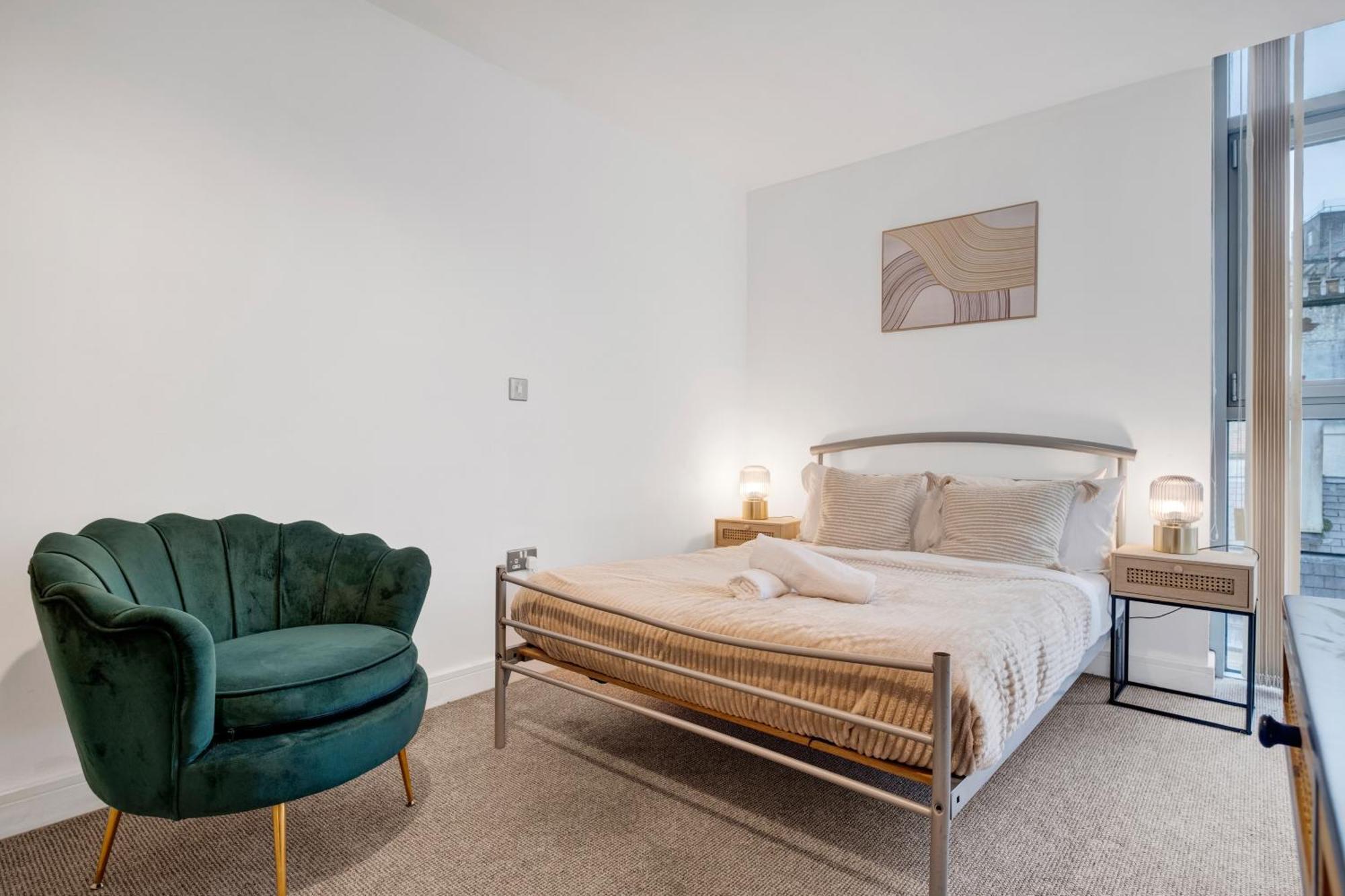 Ultra Stylish 2 Bedroom Apt Centrally Located Birmingham Bagian luar foto