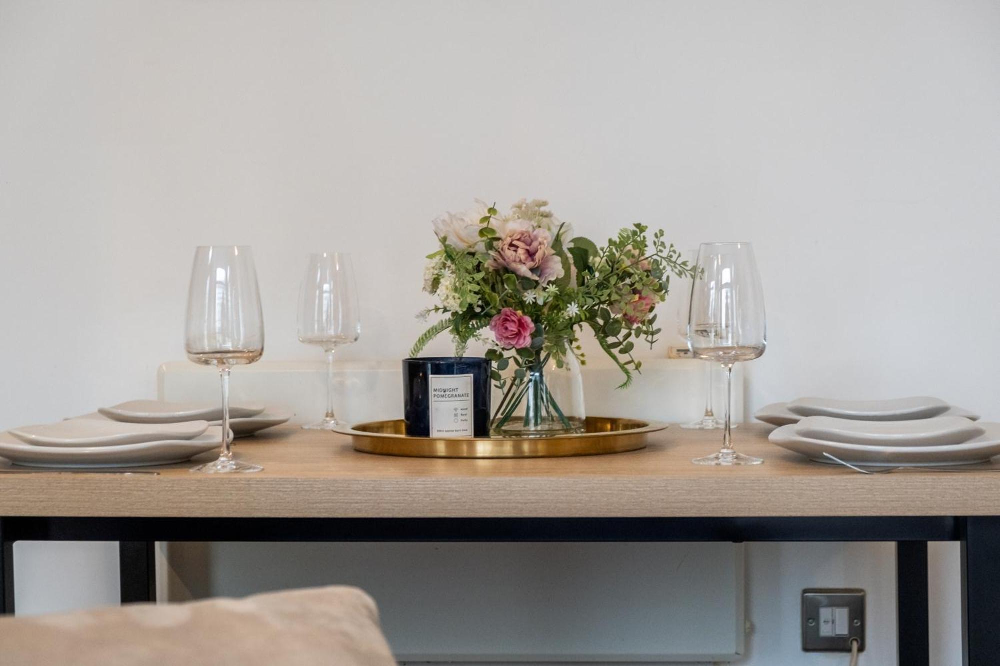 Ultra Stylish 2 Bedroom Apt Centrally Located Birmingham Bagian luar foto