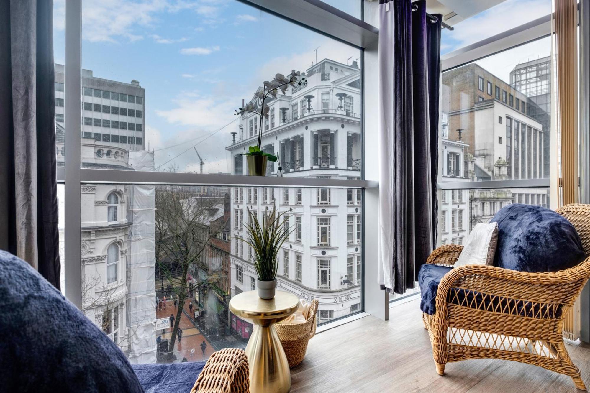 Ultra Stylish 2 Bedroom Apt Centrally Located Birmingham Bagian luar foto