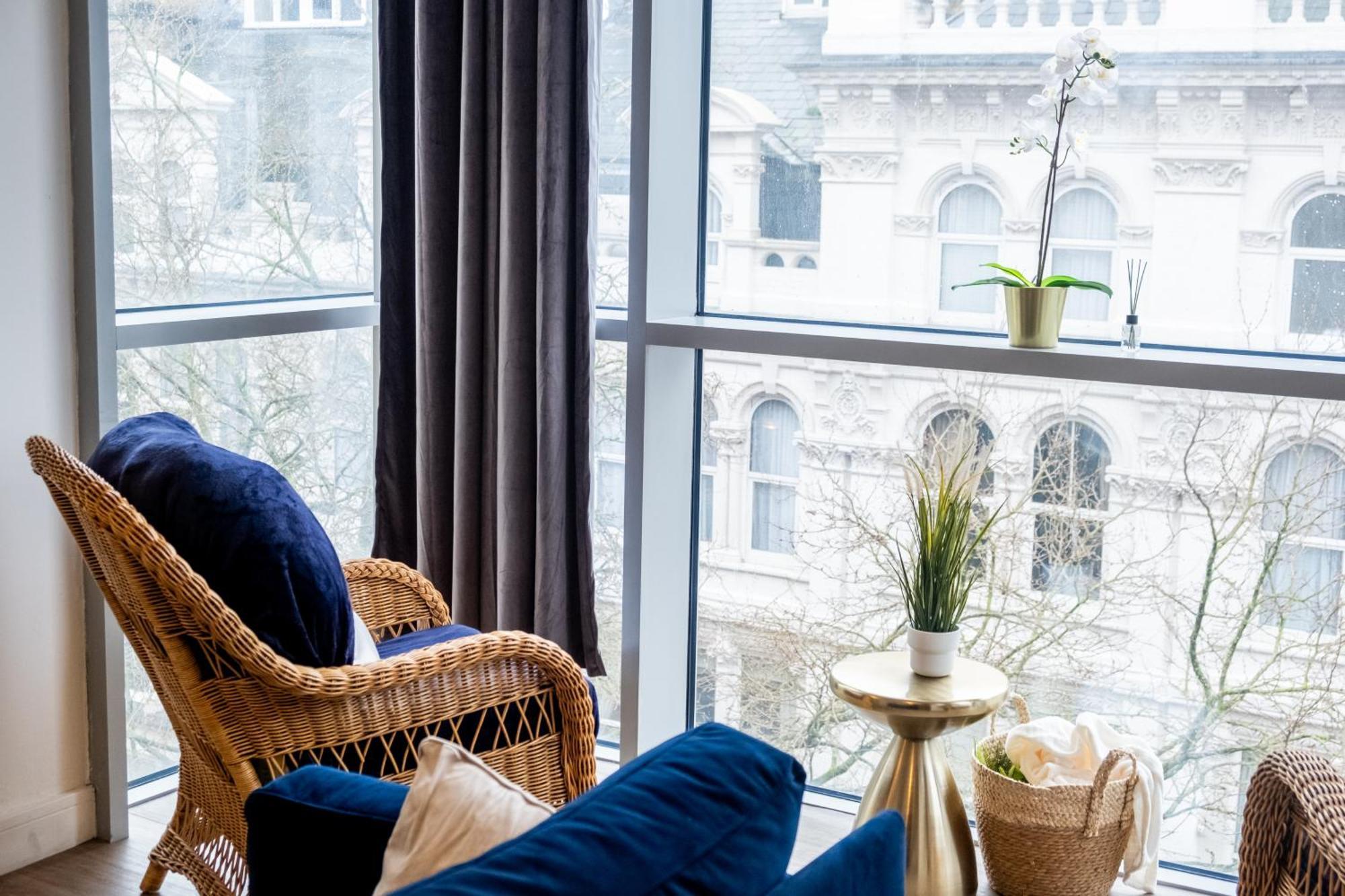 Ultra Stylish 2 Bedroom Apt Centrally Located Birmingham Bagian luar foto